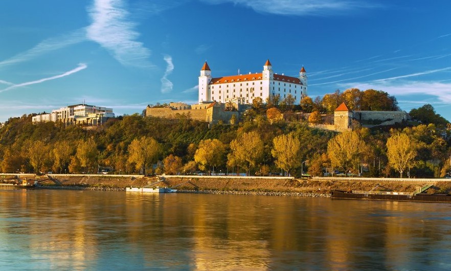 Flusskreuzfahrt Donau Burg Bratislava